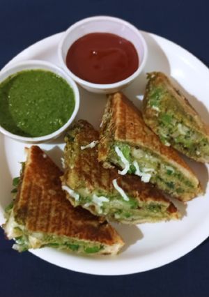 Ghughra Sandwich available at Aaron Spectra through DeskDrop