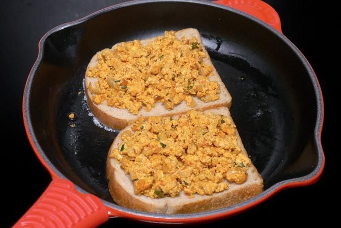 Paneer Garlic Toast available at Aaron Spectra through DeskDrop