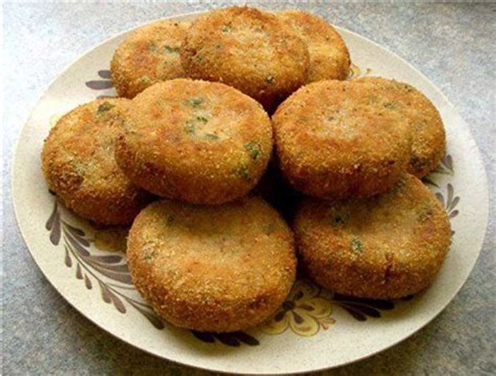 Aloo Katlet available at Ganesh glory through DeskDrop