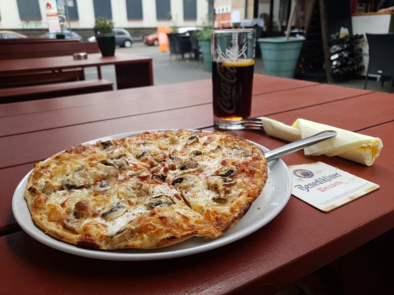 World Delight Pizza available at Apm mall through DeskDrop