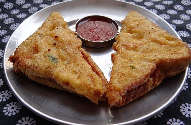 Bread Pakoda Bites (5 Pcs) available at Ganesh glory through DeskDrop