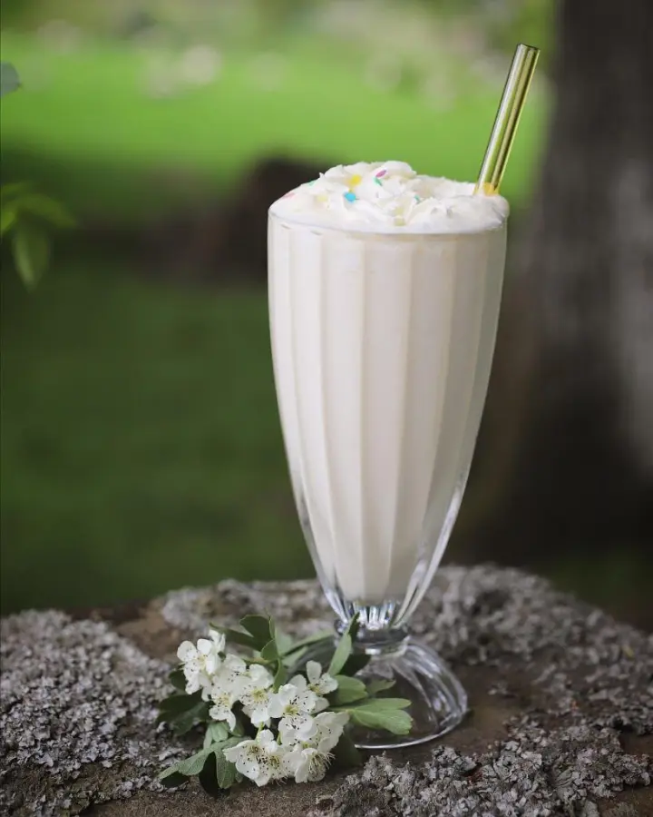 Vanilla Thick Shake available at Shivarth The Ace through DeskDrop