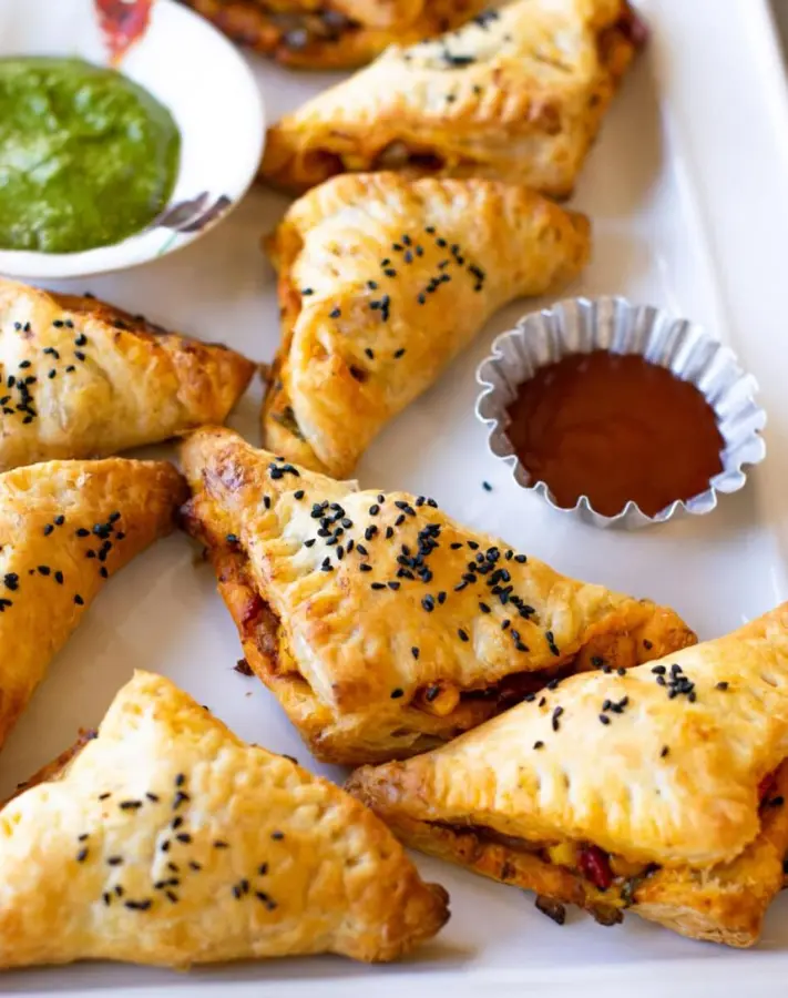 Masala Puff available at Aaron Spectra through DeskDrop
